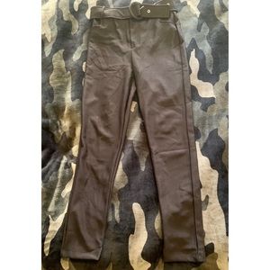 Skinny dress pants w belt